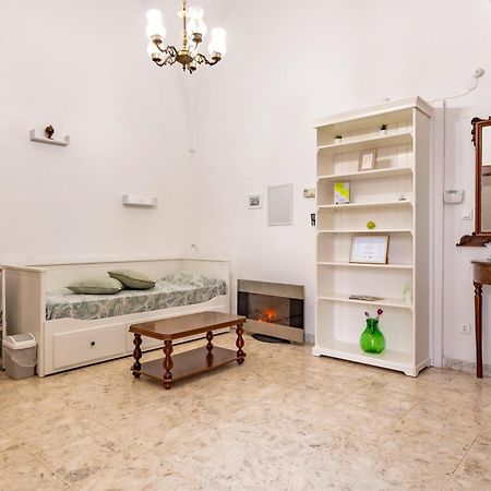 Ανδρείος - Andreios Apartment Ostuni Luaran gambar